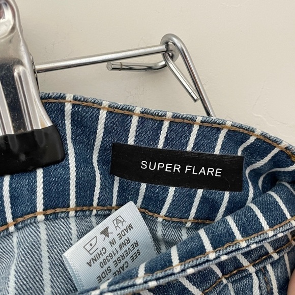 Judy blue Super flare Railroad stripe jeans - Picture 3 of 7